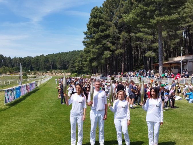 JO 2024 : La flamme olympique fait une halte à l'hippodrome de Viseo, le plus haut d'Europe JO 2024 : La flamme olympique fait une halte à l'hippodrome de Viseo, le plus haut d'Europe