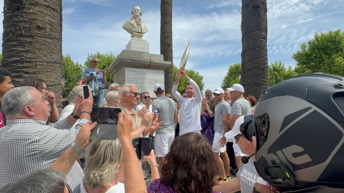 JO 2024 : revivez les meilleurs moments du parcours de la flamme olympique en Corse JO 2024 : revivez les meilleurs moments du parcours de la flamme olympique en Corse