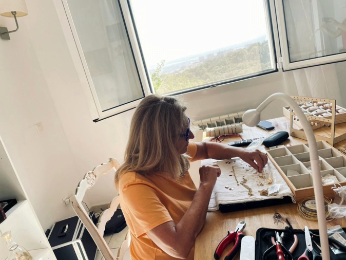 Raymonde Knecht dans son atelier à Bastia. Raymonde Knecht dans son atelier à Bastia.