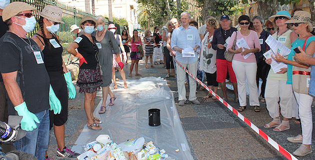 Ajaccio : Zeru Frazu déverse des déchets devant l’hôtel de région