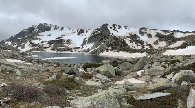 La photo du jour : le lac de Bastani au printemps 