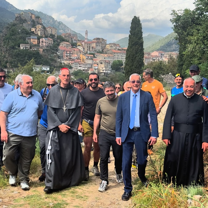 Bénédiction du sentier San Teofalu à Corte. Crédit photo Eglise de Corse