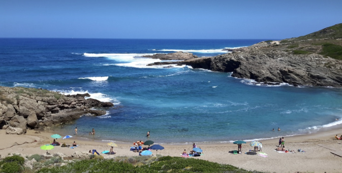 Contre le tourisme de masse, des plages sardes fixent des quotas de visiteurs : et si la Corse suivait l'exemple ?