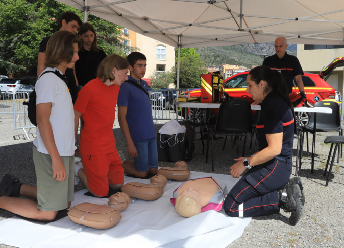 Hôpital de Corte : Le "Village Santé et Prévention" avec le professeur Fabrice Barlesi Hôpital de Corte : Le "Village Santé et Prévention" avec le professeur Fabrice Barlesi
