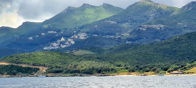 La photo du jour :  Ruglianu vu de la mer 