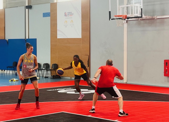 L'équipe de France de Basket à 3 est en stage au CSJC depuis une semaine. L'équipe de France de Basket à 3 est en stage au CSJC depuis une semaine.