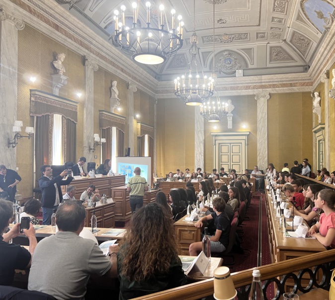 Furest’avvene : les collégiens corses présentent leurs projets forestiers au Palais Lantivy Furest’avvene : les collégiens corses présentent leurs projets forestiers au Palais Lantivy