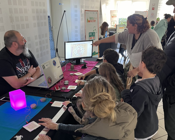 Crédit photo Digital Factory in Paesi Crédit photo Digital Factory in Paesi