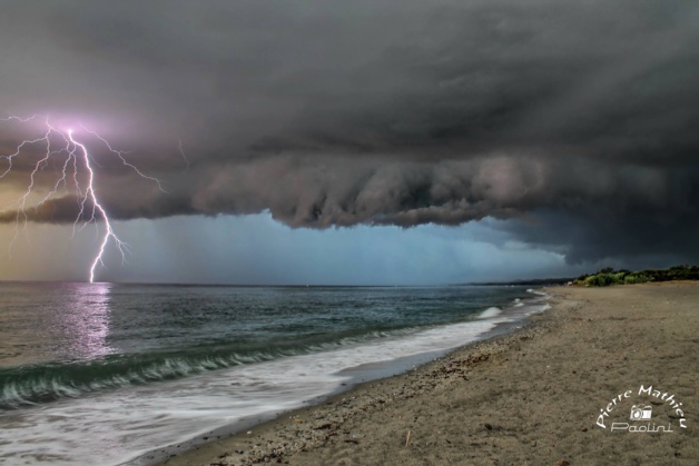 L'image du jour : Chasseur... d'orages à Moriani L'image du jour : Chasseur... d'orages à Moriani