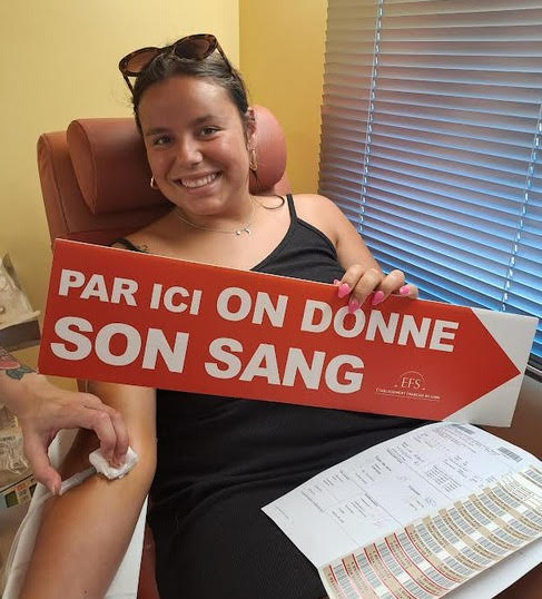 Clara en vacances à Santa Lucia di Moriani est venu donner son Sang