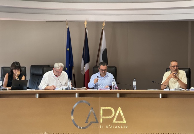 Transports en commun dans le Pays Ajaccien : la CAPA veut assurer la pérennité de la SPL Muvitarra Transports en commun dans le Pays Ajaccien : la CAPA veut assurer la pérennité de la SPL Muvitarra