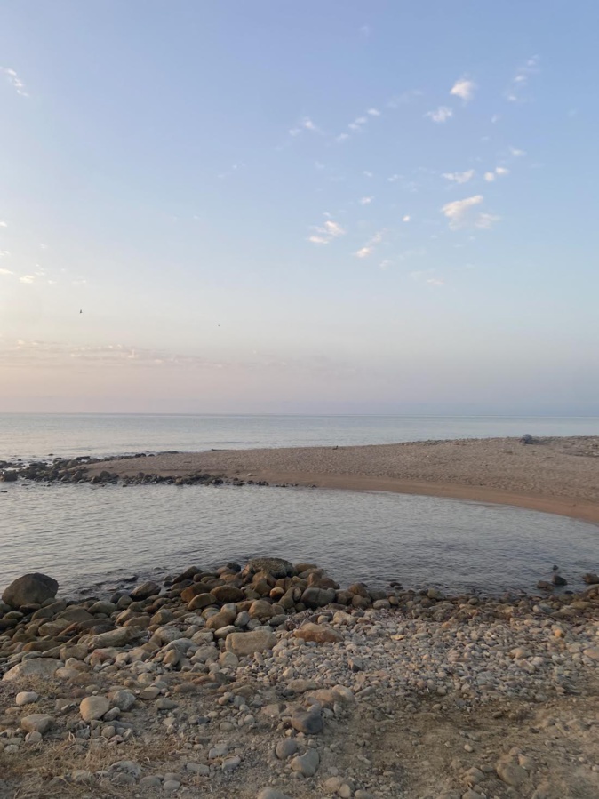 Nuances de gris bleus rosés sur l’embouchure de Chiola (Qatine Lonegro) Nuances de gris bleus rosés sur l’embouchure de Chiola (Qatine Lonegro)
