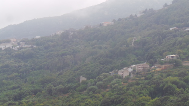 Pollution aux particules fines : Le vent devrait pousser le nuage vers l’Italie Pollution aux particules fines : Le vent devrait pousser le nuage vers l’Italie