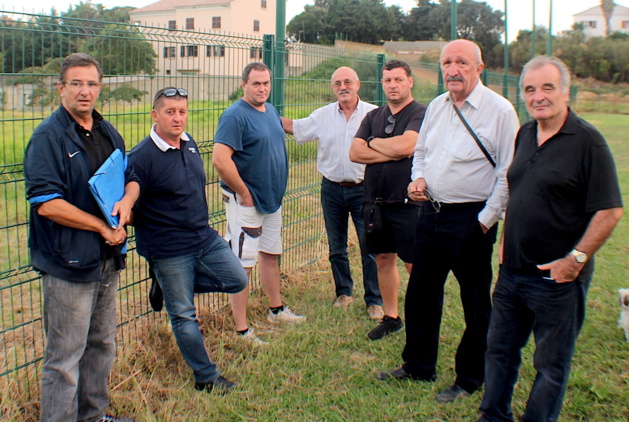 Les dirigeants de Bastia XV autour Alain Del Moro Les dirigeants de Bastia XV autour Alain Del Moro