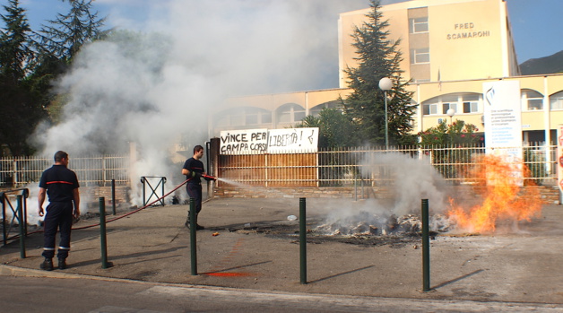 Les pompiers sont intervenus à plusieurs reprises dans le courant de la matinée Les pompiers sont intervenus à plusieurs reprises dans le courant de la matinée