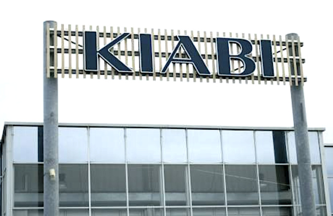 Interpellée à Figari, une ancienne trésorière de Kiabi soupçonnée d'avoir détourné 100 millions d'euros Interpellée à Figari, une ancienne trésorière de Kiabi soupçonnée d'avoir détourné 100 millions d'euros