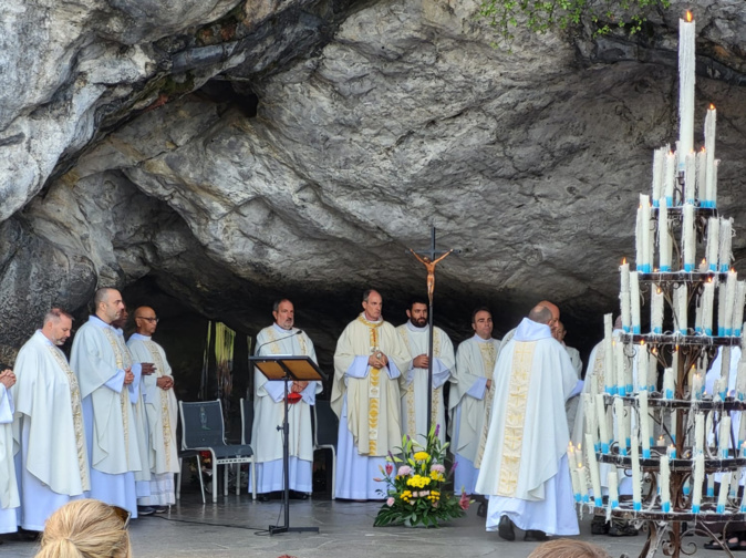 Les Corses en nombre à Lourdes pour le pèlerinage du Rosaire Les Corses en nombre à Lourdes pour le pèlerinage du Rosaire