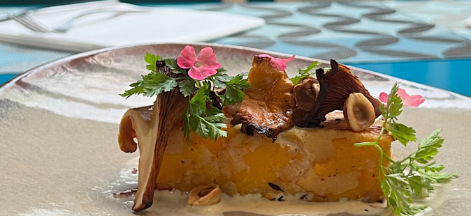 VIDEO - À table : mille-feuille de butternut et coing corses avec Alessandro Capone VIDEO - À table : mille-feuille de butternut et coing corses avec Alessandro Capone