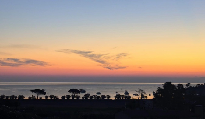 La photo du jour : lever de soleil sur Favona La photo du jour : lever de soleil sur Favona