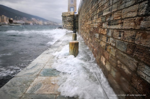 Bastia : " Coup de tabac" sur le Vieux-Port Bastia : " Coup de tabac" sur le Vieux-Port
