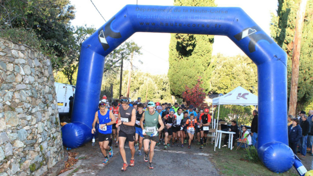 Départ du village de Camiba. (© René Sammarcelli) Départ du village de Camiba. (© René Sammarcelli)