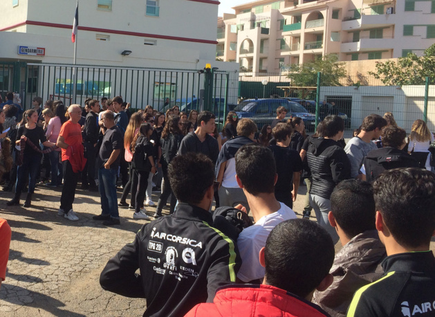 Deux lycéens interpellés ce matin à L'Ile-Rousse. Rassemblement devant la gendarmerie ce soir