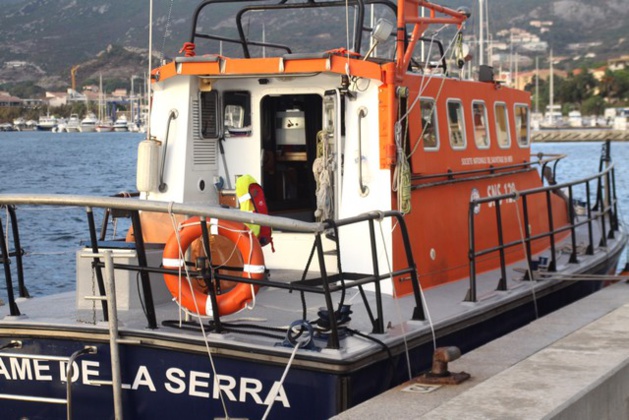 Une embarcation de 7 mètres se retourne au large de Calvi. Ses 3 occupants indemnes ! Une embarcation de 7 mètres se retourne au large de Calvi. Ses 3 occupants indemnes !