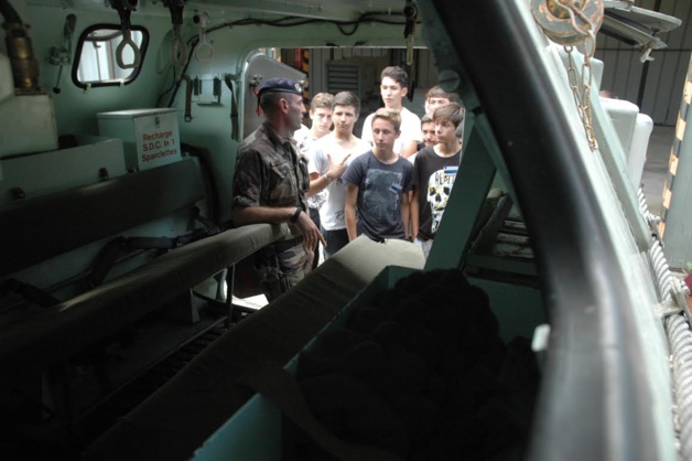 Les établissements scolaires au rendez-vous de la journée "Sports armée-jeunesse" sur la base aérienne 126 Les établissements scolaires au rendez-vous de la journée "Sports armée-jeunesse" sur la base aérienne 126