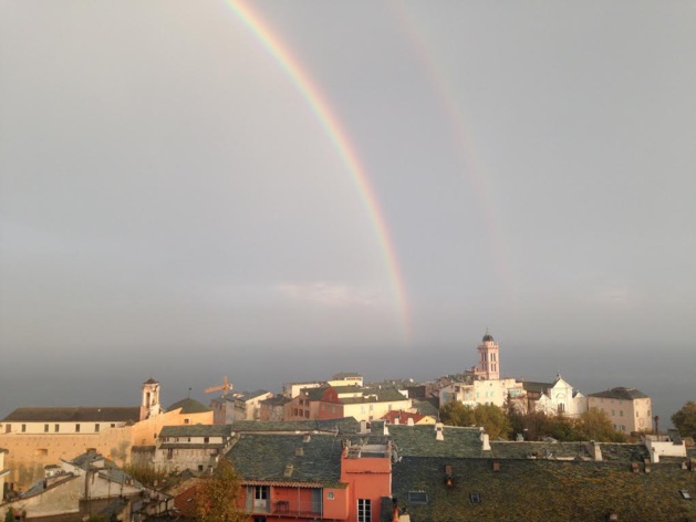 Bastia : Arc-en-ciel sur la ville