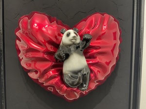 Cyril et ses oeuvres défendent les espèces protégées. Cyril et ses oeuvres défendent les espèces protégées.