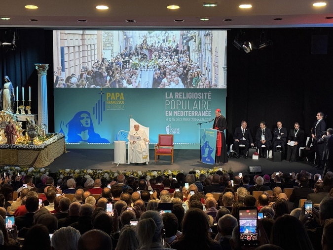 EN DIRECT : vivez la visite historique du Pape François en Corse EN DIRECT : vivez la visite historique du Pape François en Corse