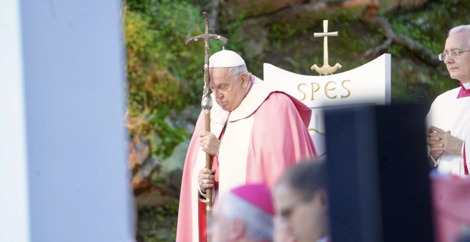 Le pape François préside la Sainte messe à Aiacciu en Corse. Photo Paule Santoni. Le pape François préside la Sainte messe à Aiacciu en Corse. Photo Paule Santoni.