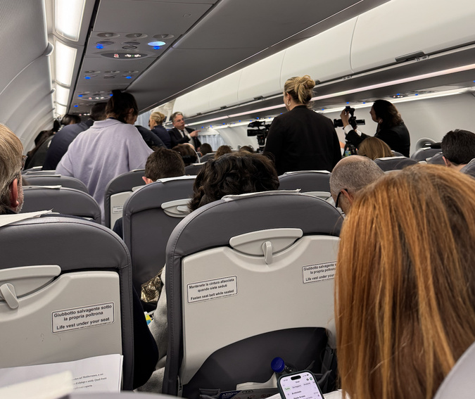 Dans les pas de François : ma journée à bord du vol papal en direction de la Corse Dans les pas de François : ma journée à bord du vol papal en direction de la Corse