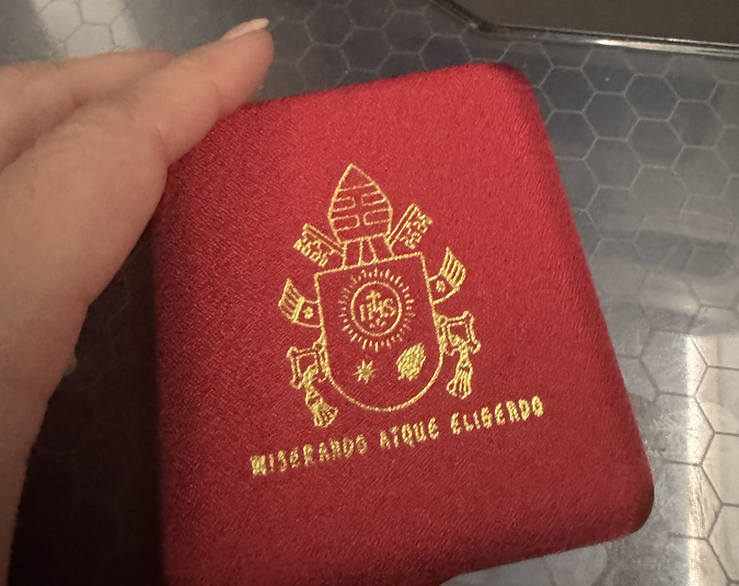 Dans les pas de François : ma journée à bord du vol papal en direction de la Corse Dans les pas de François : ma journée à bord du vol papal en direction de la Corse