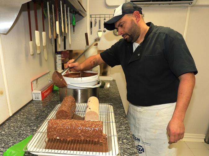 Recette de Noël : la bûche "A Cerviuninca" un délice signé Pierre-Louis Passini Recette de Noël : la bûche "A Cerviuninca" un délice signé Pierre-Louis Passini