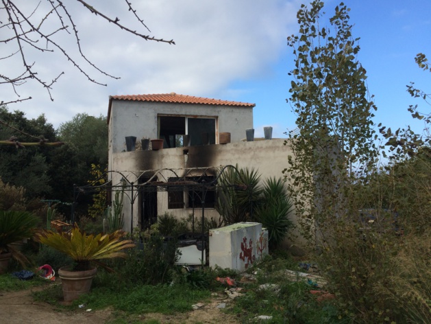 Le rez-de-chaussée d'une villa ravagé par un incendie à Lumio Le rez-de-chaussée d'une villa ravagé par un incendie à Lumio
