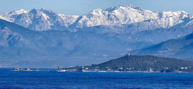 Tour d'Isulella (Christian Leccia) Tour d'Isulella (Christian Leccia)