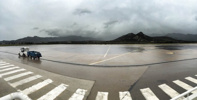 Trafic aérien fortement perturbé et 1 500 foyers privés d'électricité en Balagne Trafic aérien fortement perturbé et 1 500 foyers privés d'électricité en Balagne