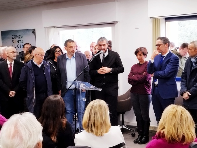 Nicolas Cucchi (au micro) a été très touché par les marques de soutien reçues. Nicolas Cucchi (au micro) a été très touché par les marques de soutien reçues.