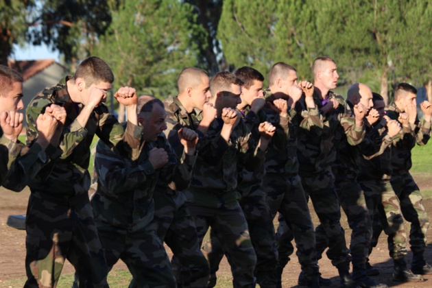 Les réservistes se forment au 2e Régiment Etranger de Parachutistes de Calvi Les réservistes se forment au 2e Régiment Etranger de Parachutistes de Calvi