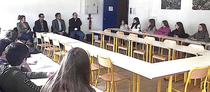 Des élèves attentifs. Des élèves attentifs.