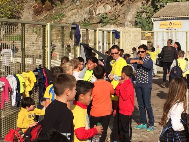 Les élèves de l'école Loviconi de Calvi ont participé à "La course du muscle" pour le Téléthon Les élèves de l'école Loviconi de Calvi ont participé à "La course du muscle" pour le Téléthon