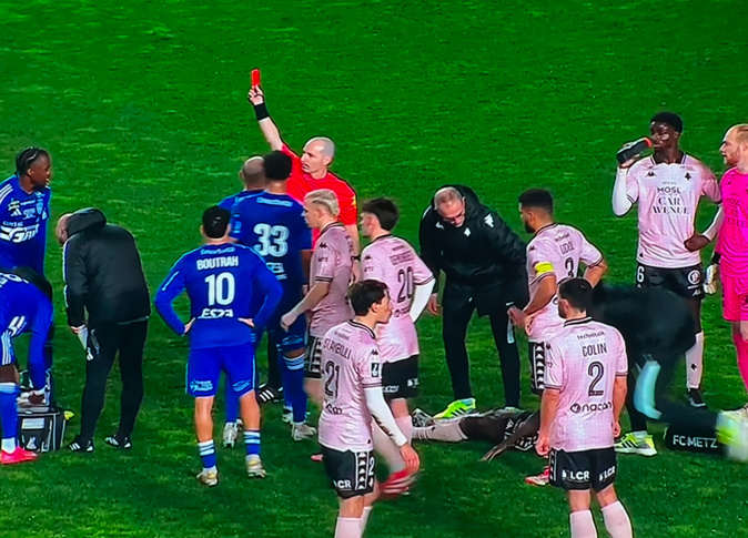 Le rouge pour Etoga Le rouge pour Etoga