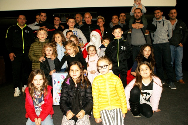 Papa Noël est passé chez les sapeurs-pompiers de L'Ile-Rousse ! Papa Noël est passé chez les sapeurs-pompiers de L'Ile-Rousse !