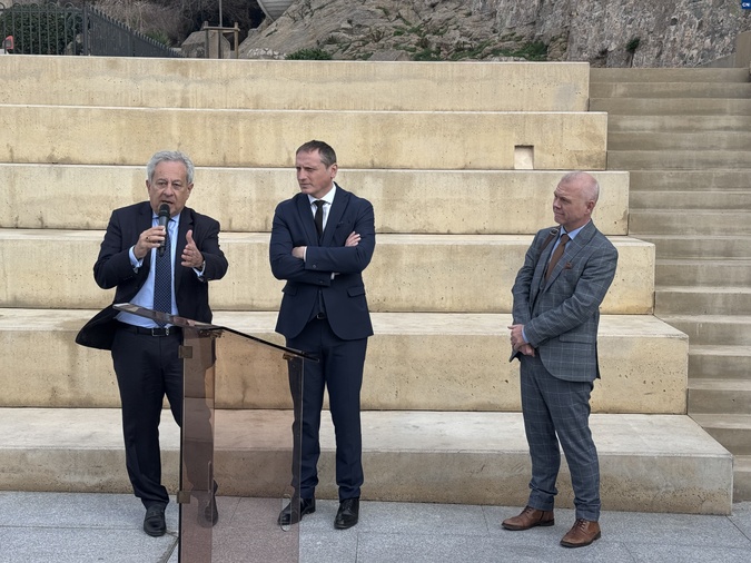 Le maire et le préfet de Haute-Corse Le maire et le préfet de Haute-Corse