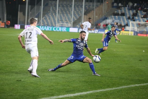 Julian Palmieri : Toujours "présent" Julian Palmieri : Toujours "présent"