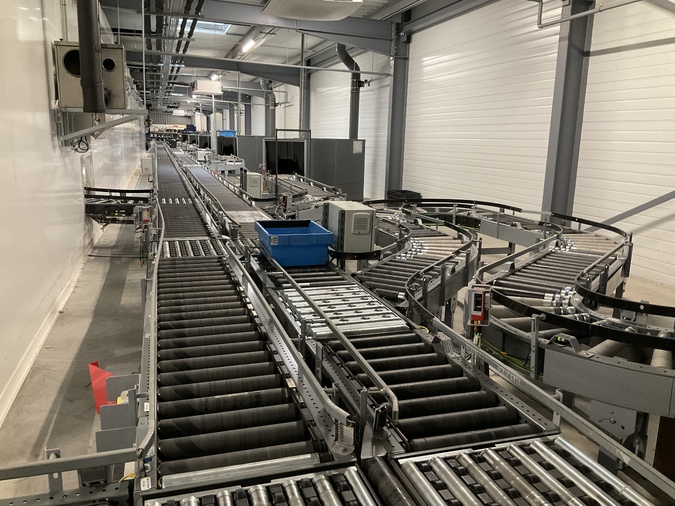 A l'intérieur de l'entrepôt, tout a été automatisé pour gagner en efficacité. A l'intérieur de l'entrepôt, tout a été automatisé pour gagner en efficacité.