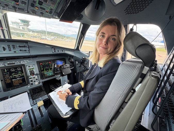 À 23 ans, Lucie Secondi est l’une des plus jeunes pilotes d’Air Corsica À 23 ans, Lucie Secondi est l’une des plus jeunes pilotes d’Air Corsica