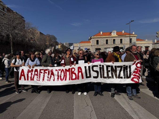 Manifestation anti-mafia à Ajaccio : suivez notre direct Manifestation anti-mafia à Ajaccio : suivez notre direct
