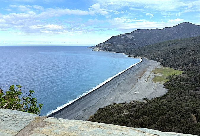La plage de Nonza (@cni) La plage de Nonza (@cni)